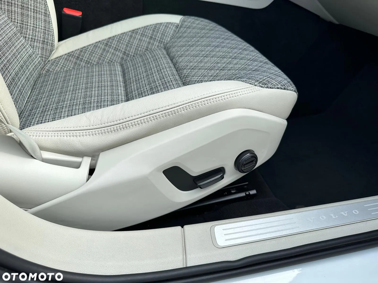 Volvo V60 D4 Momentum Pro - 8