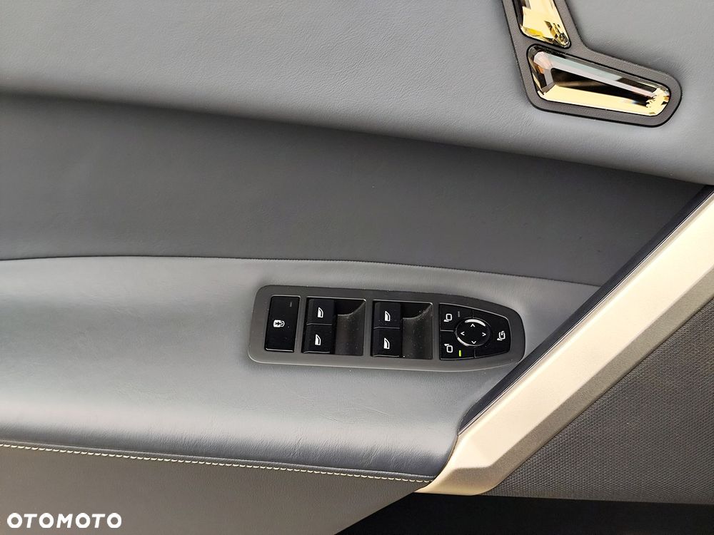 BMW iX xDrive40 76.6kWh Signature - 16