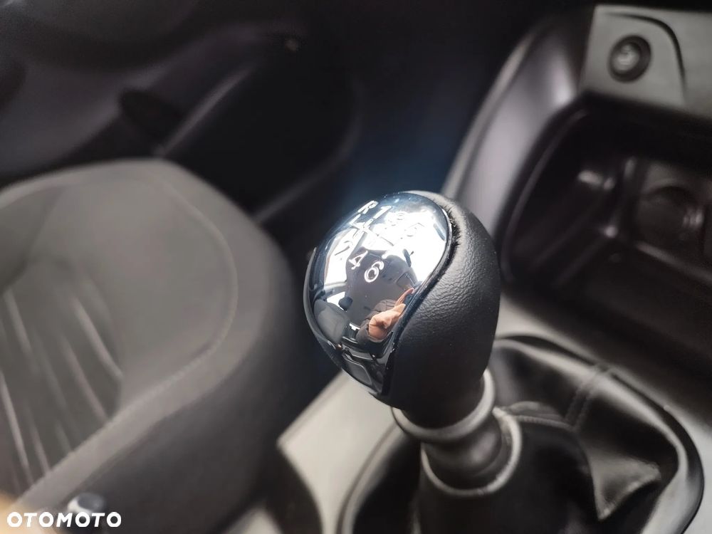 Hyundai ix35 1.6 2WD Fifa World Cup Edition - 17