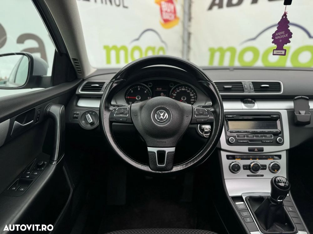 Volkswagen Passat Variant 2.0 TDI Blue TDI Comfortline - 39