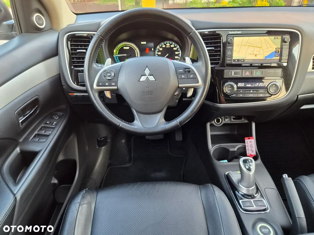 Mitsubishi Outlander - 31
