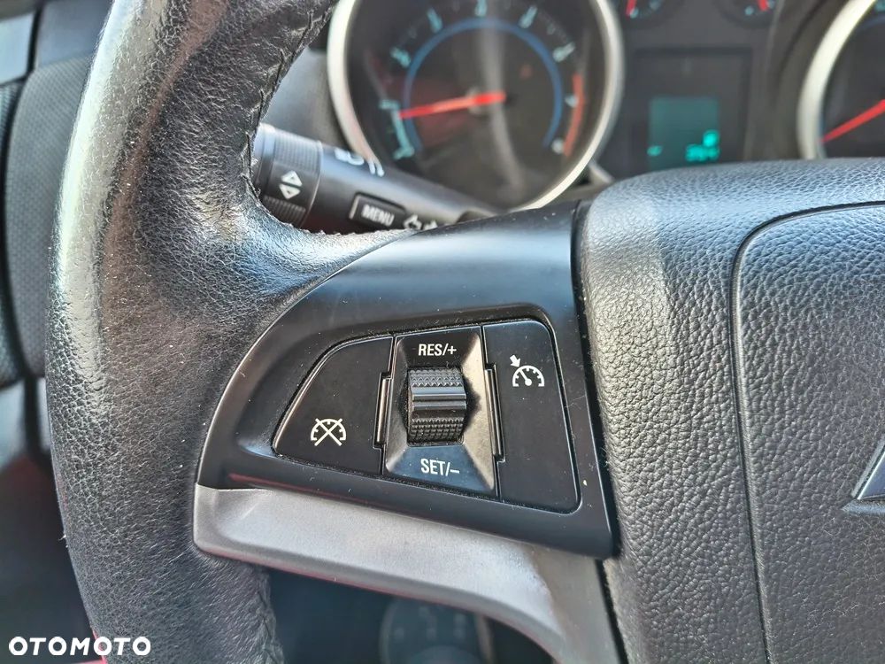 Chevrolet Cruze 1.6 LT - 34