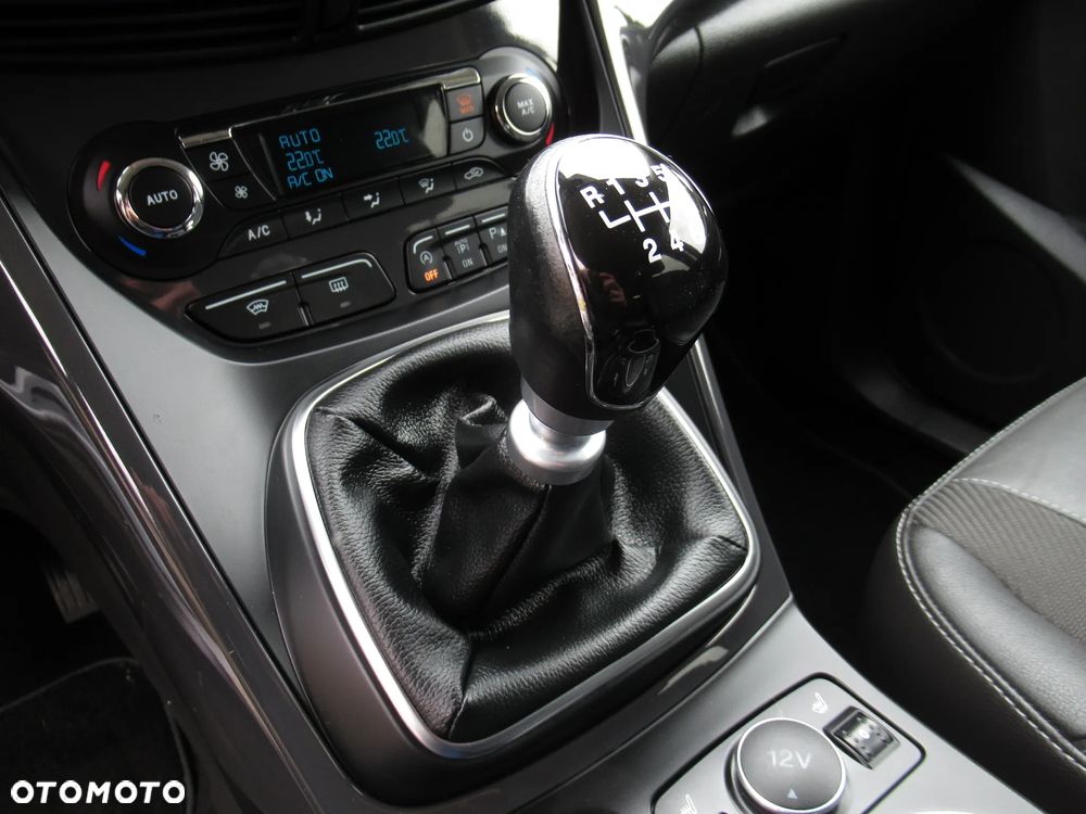 Ford Kuga 1.6 EcoBoost 2x4 Titanium - 32