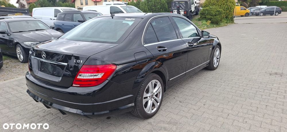 Mercedes-Benz Klasa C 200 CDI DPF (BlueEFFICIENCY) Avantgarde - 4