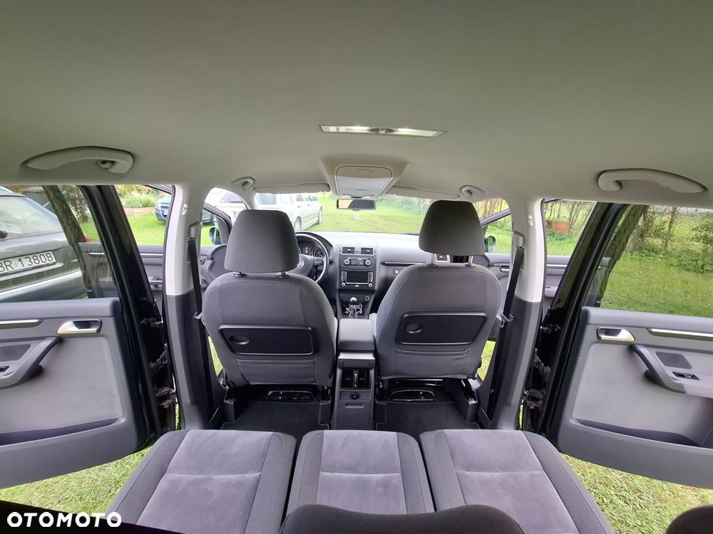 Volkswagen Touran - 36