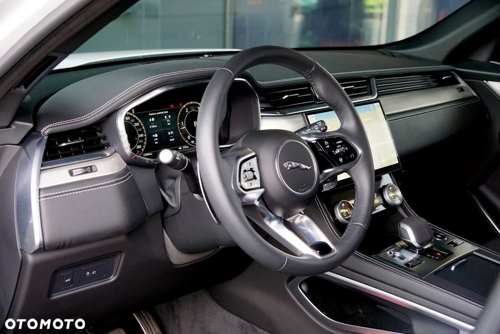 Jaguar F-Pace 2.0 D200 mHEV AWD R-Dynamic SE - 17