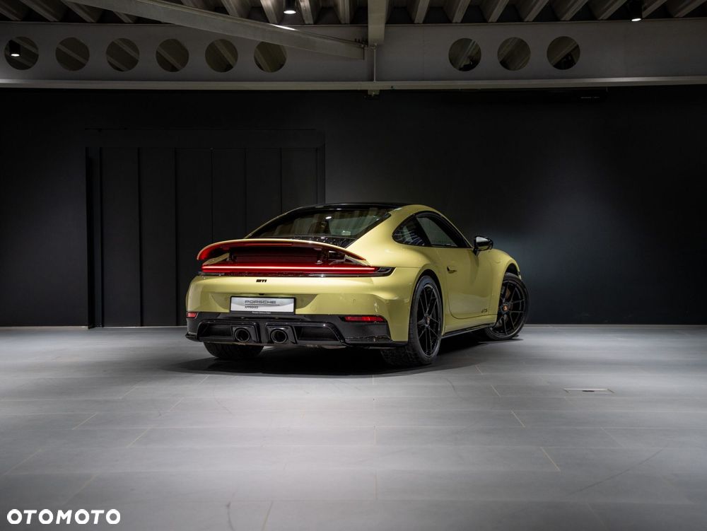 Porsche 911 Carrera T-Hybrid 4 GTS - 5