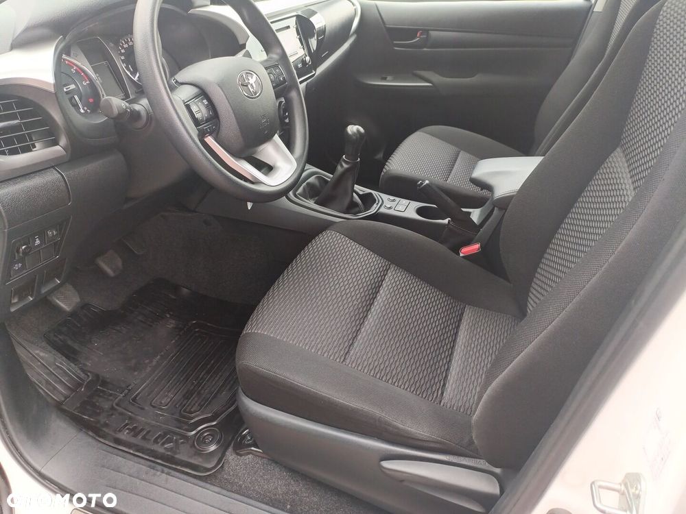 Toyota Hilux 2.4 D-4D Double Cab DLX 4x4 - 10