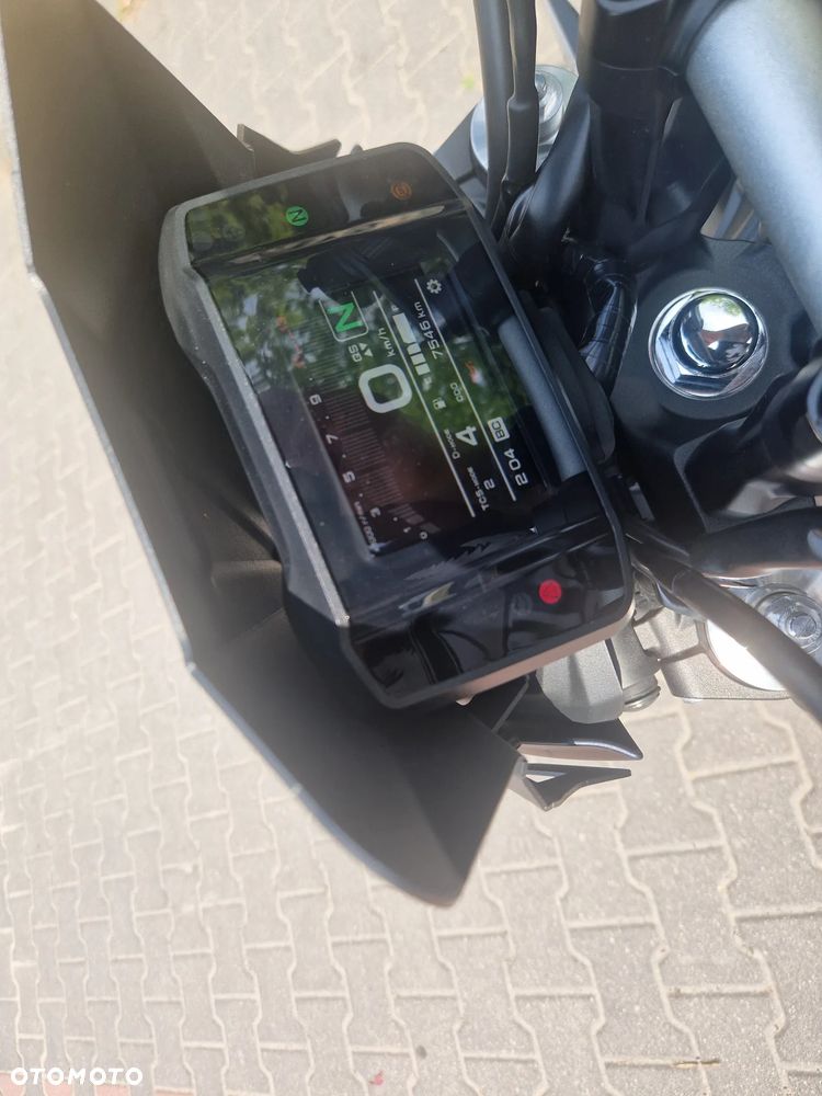 Yamaha MT - 8
