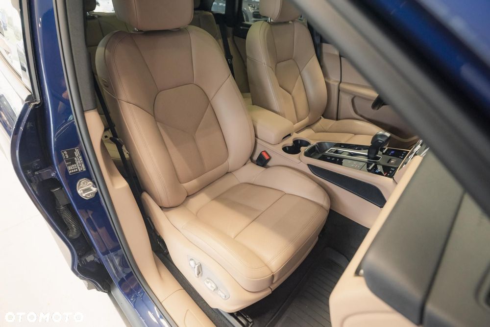 Porsche Macan - 16