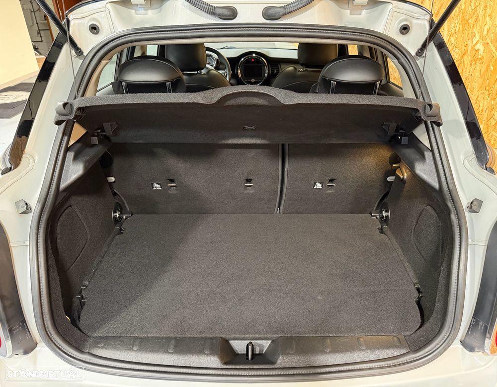 MINI 5 Portas Cooper Aut. Classic - 31