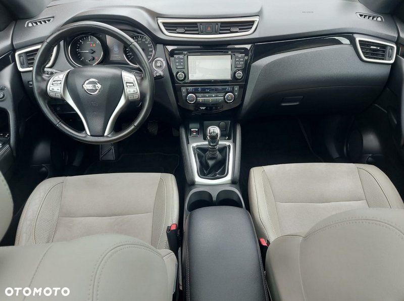 Nissan Qashqai 1.6 dCi 4 x 4 DPF tekna - 6