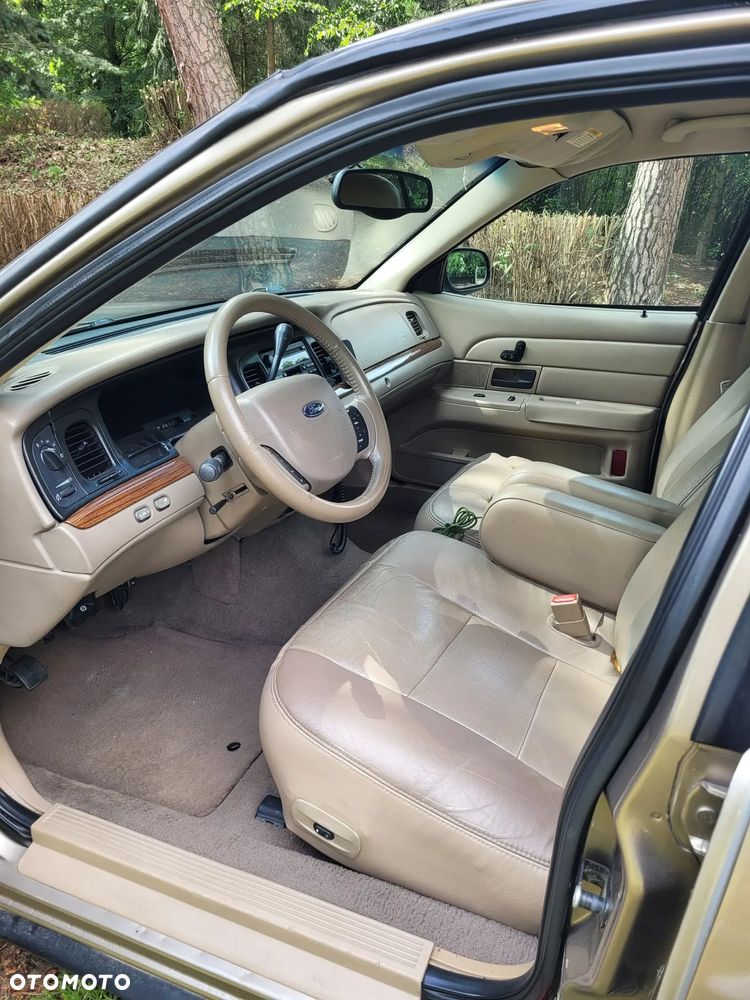 Ford Crown ver-4-6-ltd-lx - 21