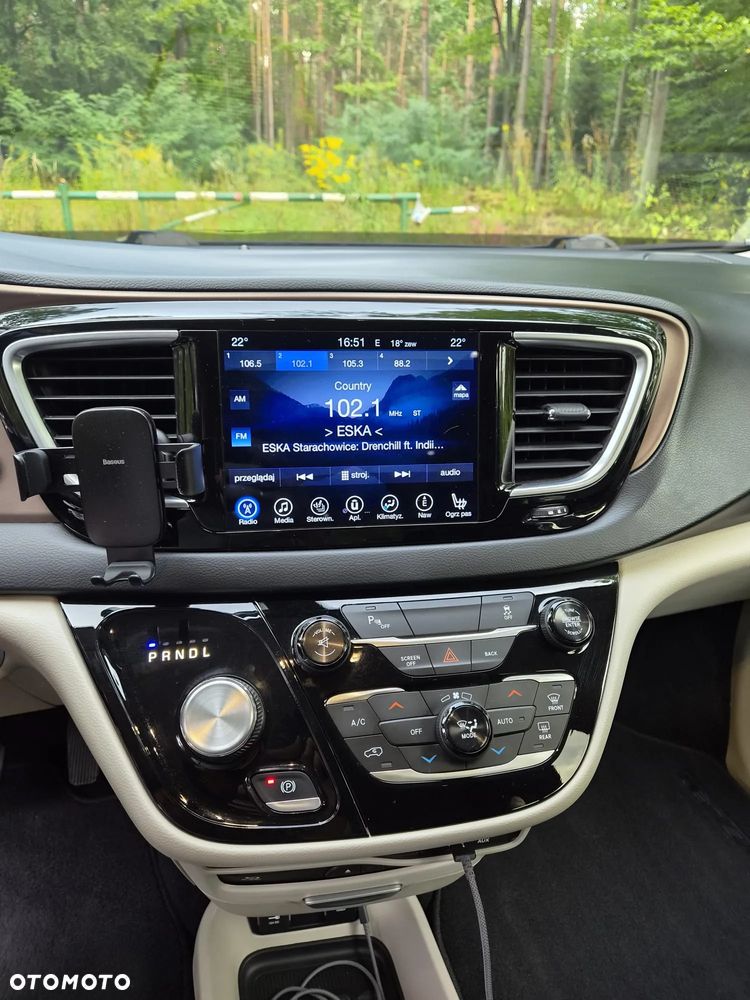 Chrysler Pacifica - 25
