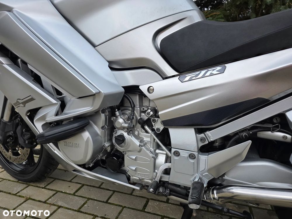 Yamaha FJR - 30