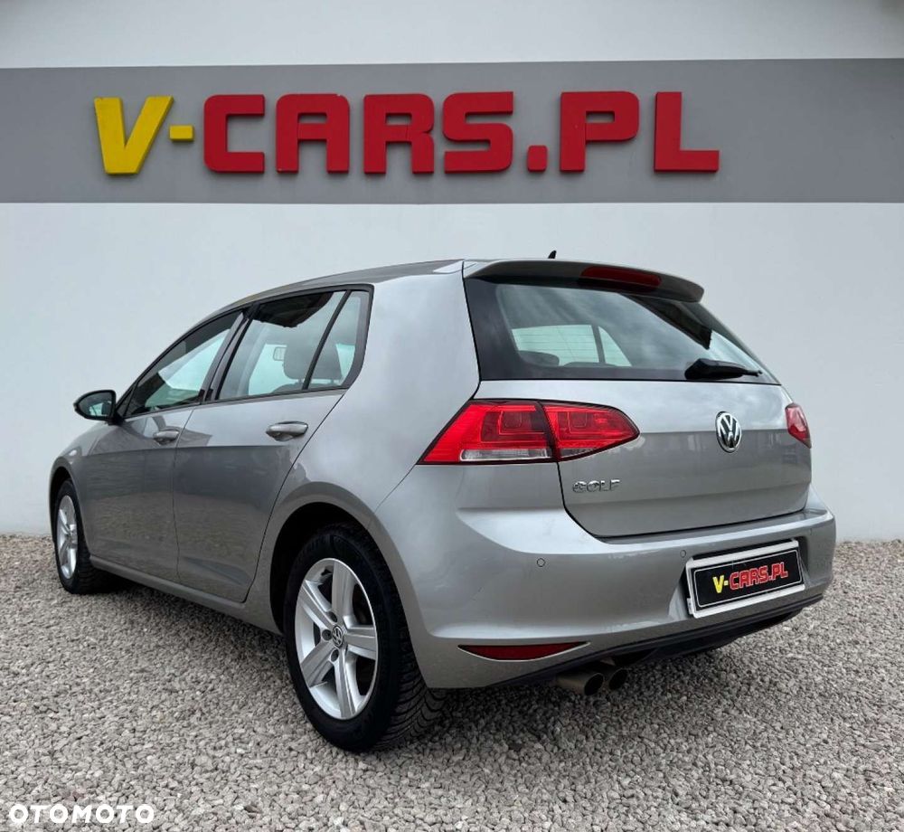 Volkswagen Golf - 5