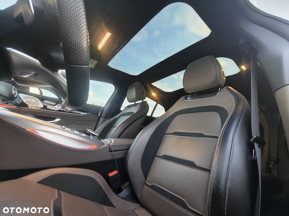 Mercedes-Benz AMG GT 43 4-Matic+ - 12