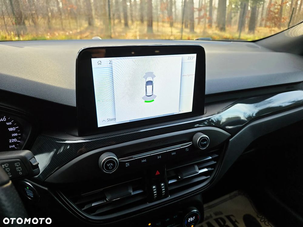 Ford Focus 1.5 EcoBoost ST-Line - 14