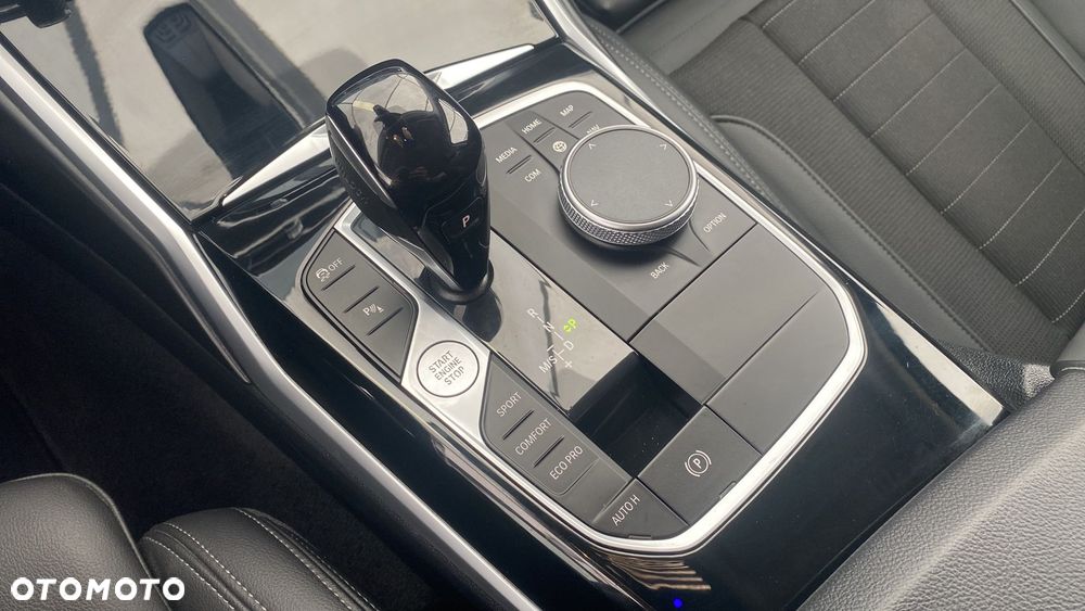 BMW Seria 3 318d Sport Line - 19