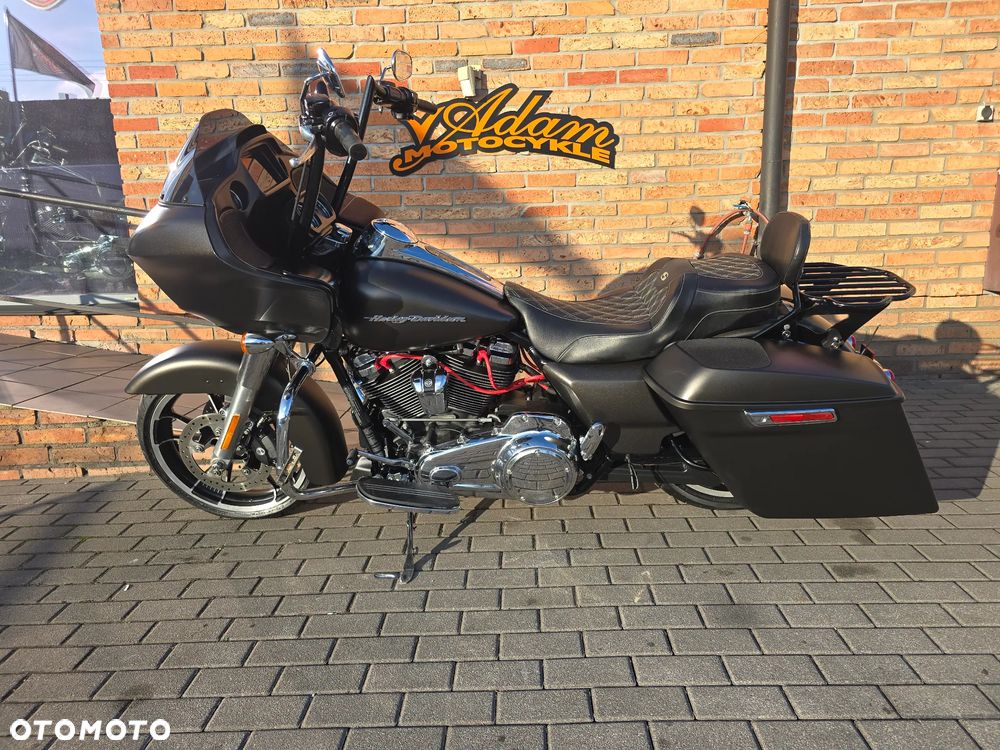 Harley-Davidson Touring Road Glide - 2