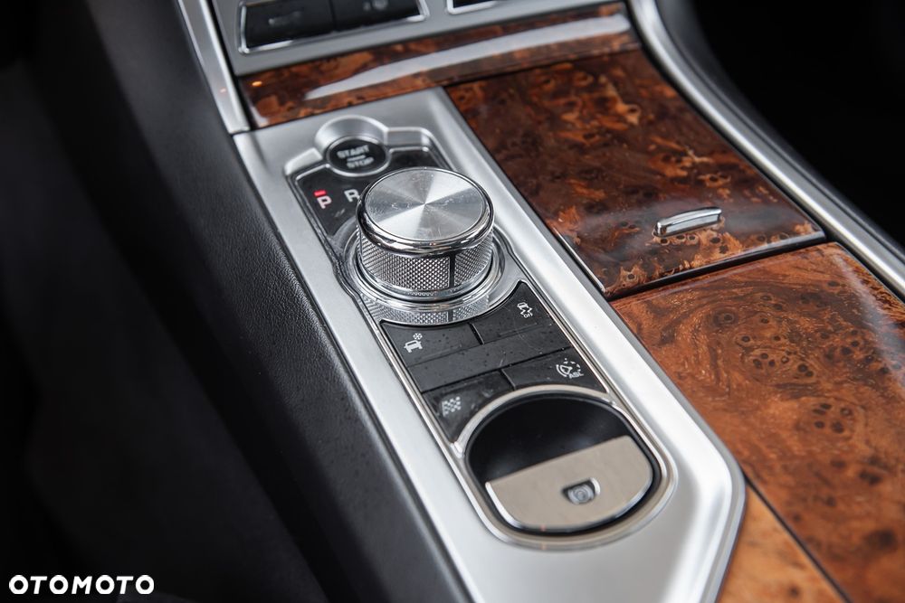 Jaguar XF 3.0 V6 Kompressor AWD - 19