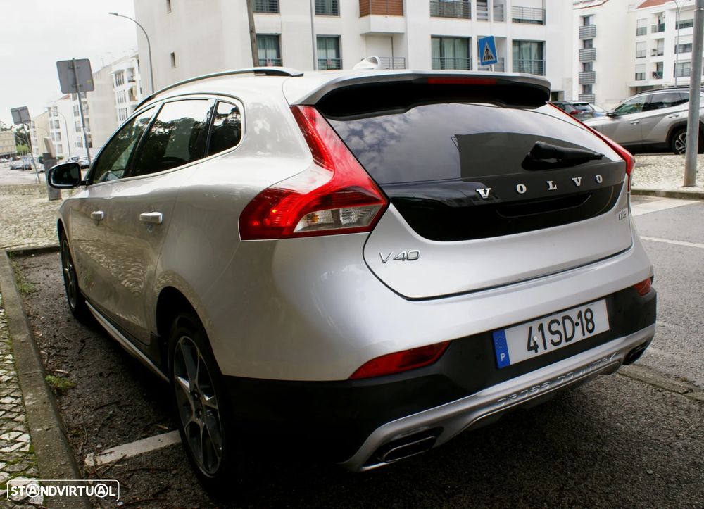 Volvo V40 2.0 D3 VOR - 4