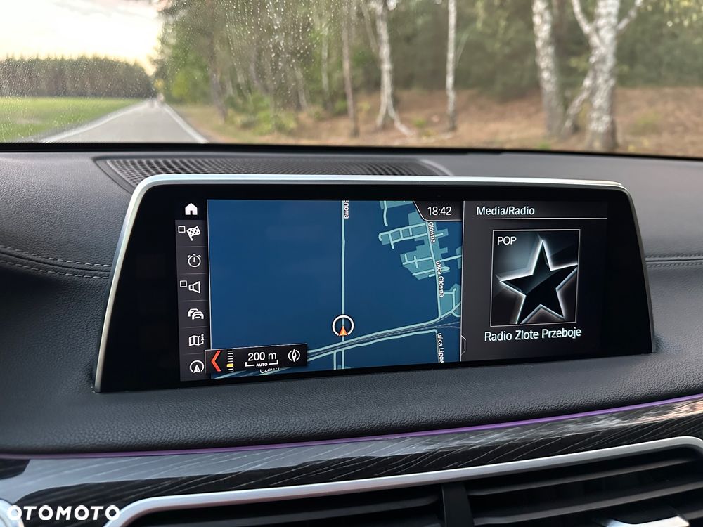 BMW Seria 7 740Li - 11