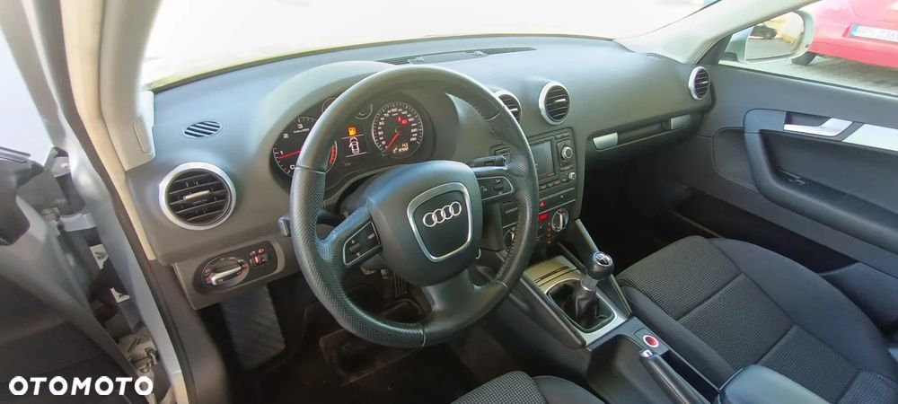 Audi A3 Sportback 2.0 TDI Ambiente - 29