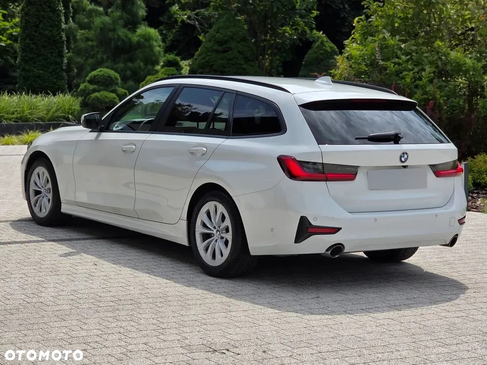 BMW Seria 3 318i Business Edition sport - 9