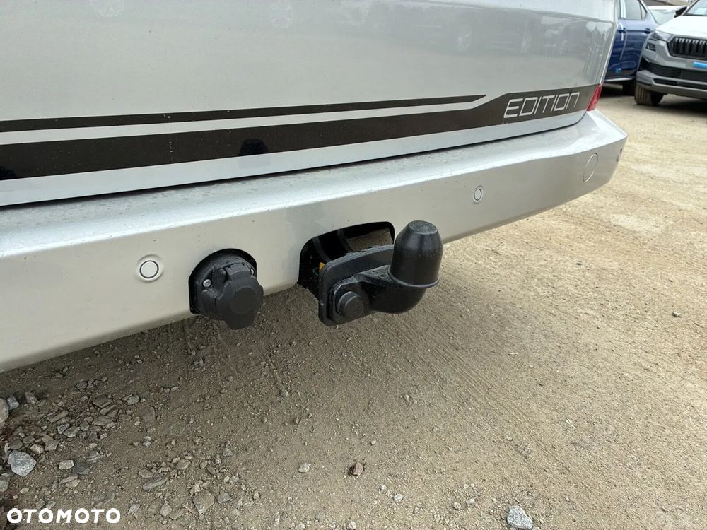 Volkswagen Caravelle - 37