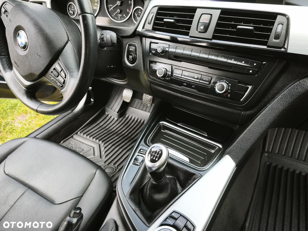 BMW Seria 3 318d DPF - 23