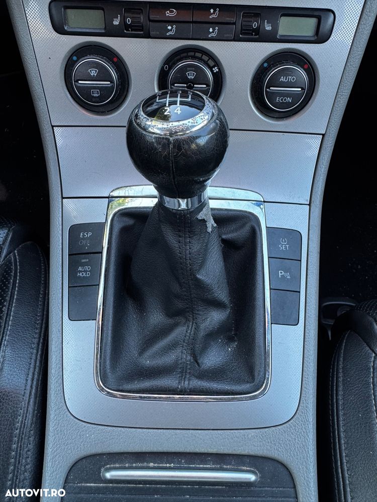 Volkswagen Passat 1.9TDI Highline - 12