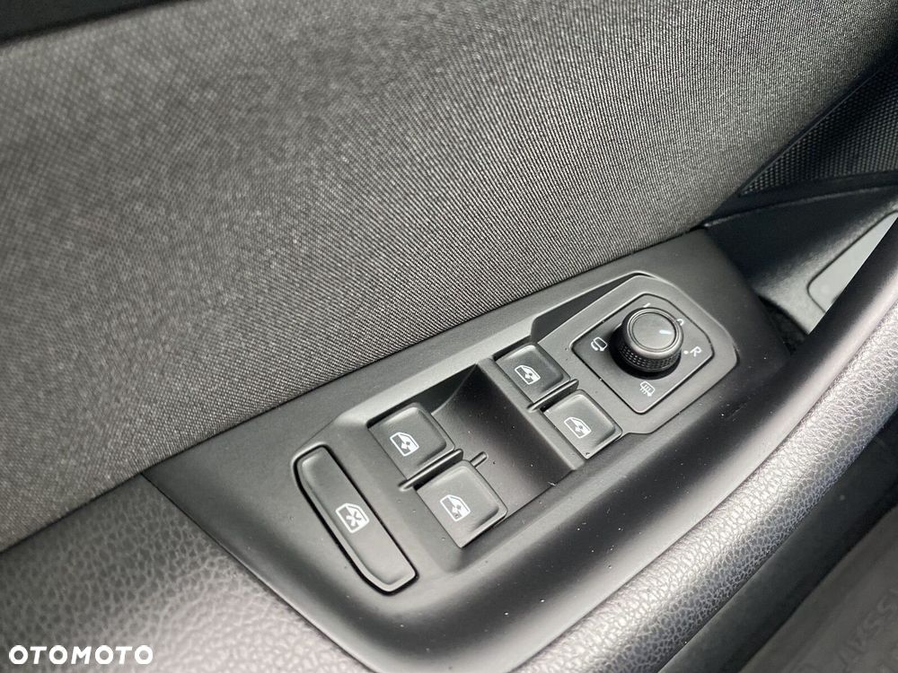 Volkswagen Passat - 17