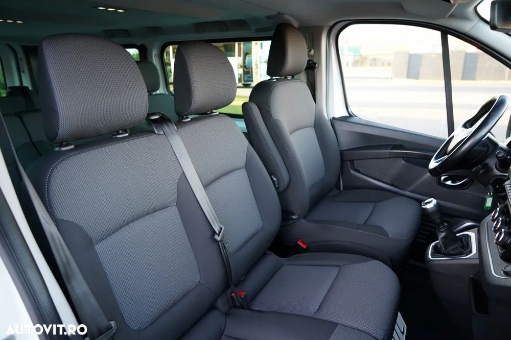 Renault TRAFIC III / AUTOBUS / 9 LOCURI / PRIMUL PROPRIETAR / DEALER POLONESE / 2022 / - 30