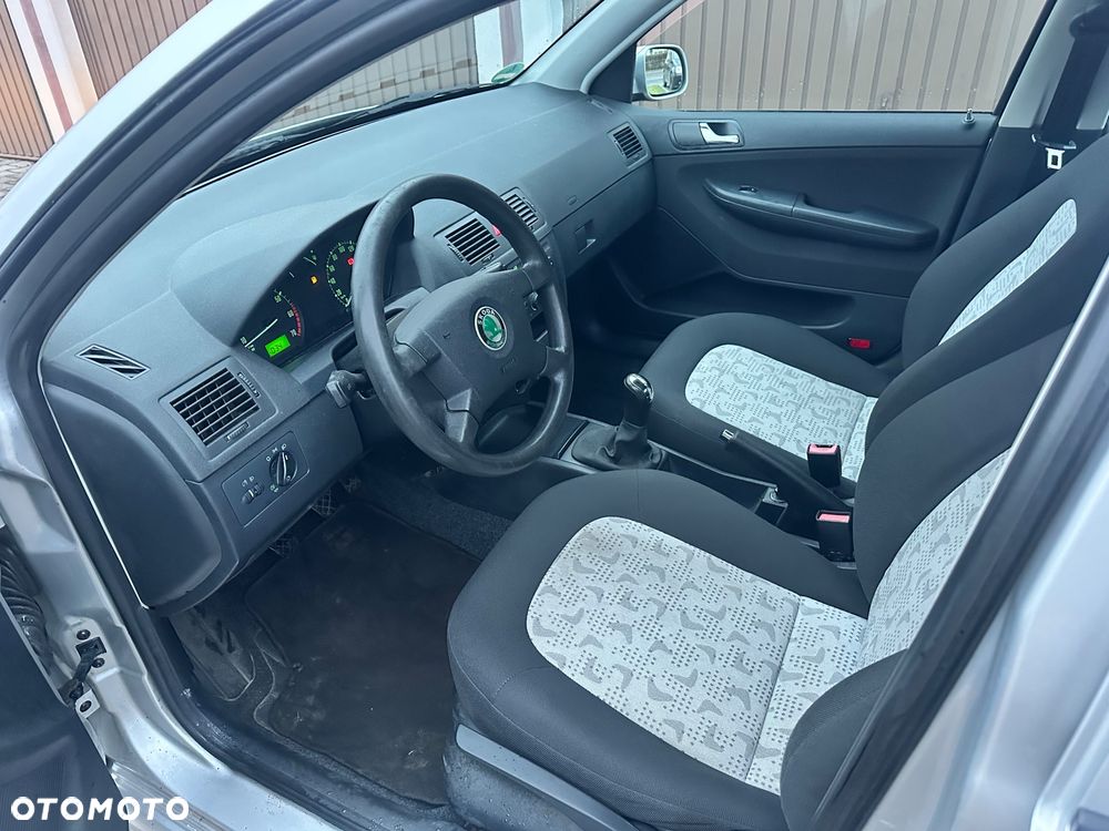 Skoda Fabia - 10