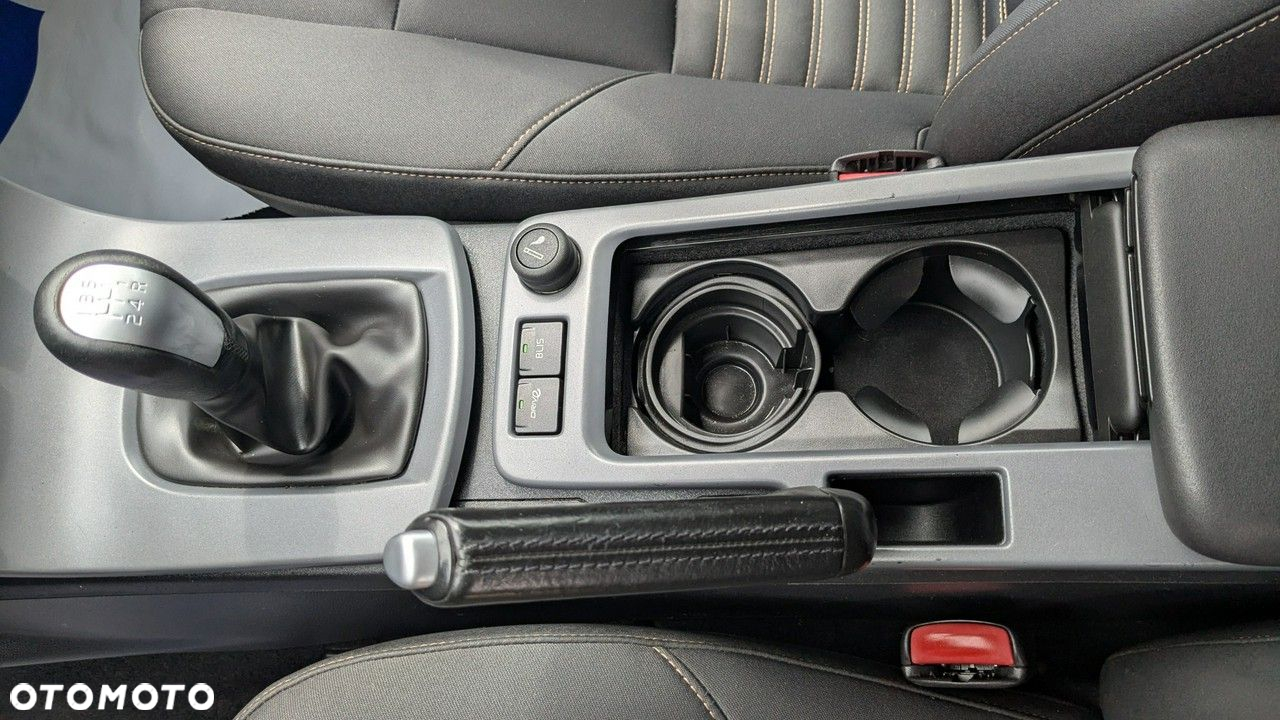 Volvo V50 - 25