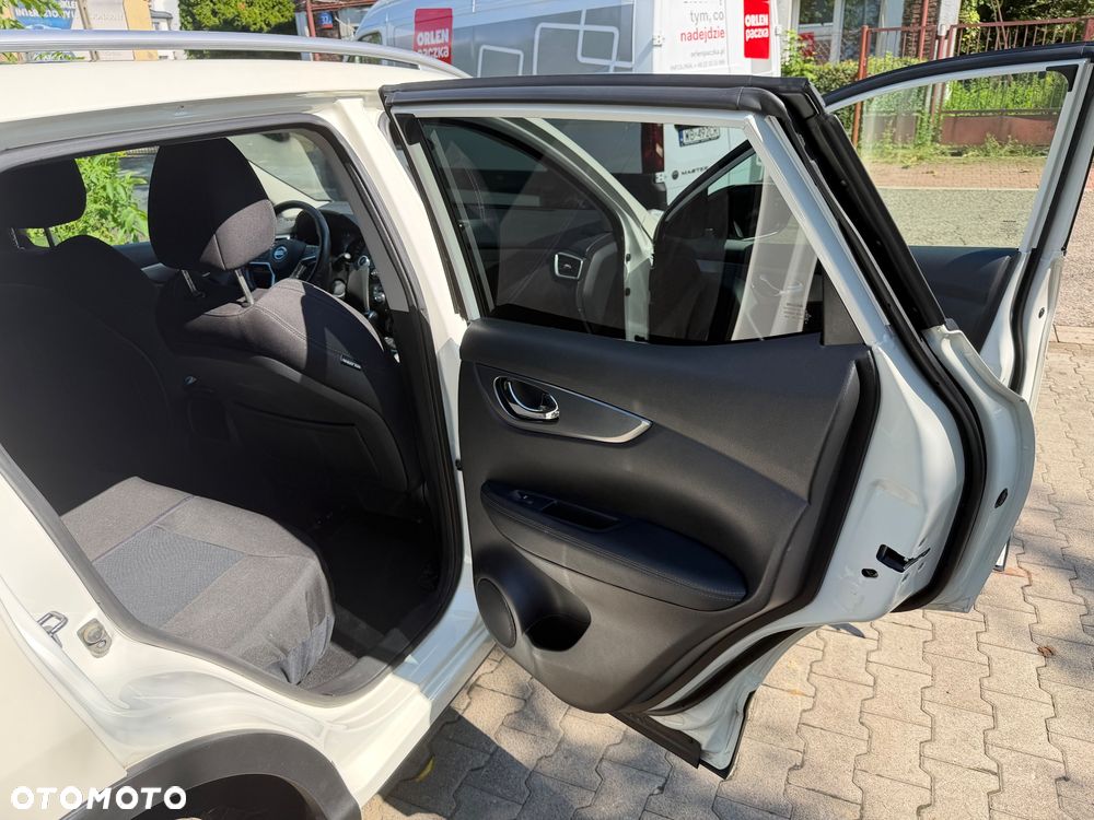 Nissan Qashqai 1.5 dCi N-Connecta - 16