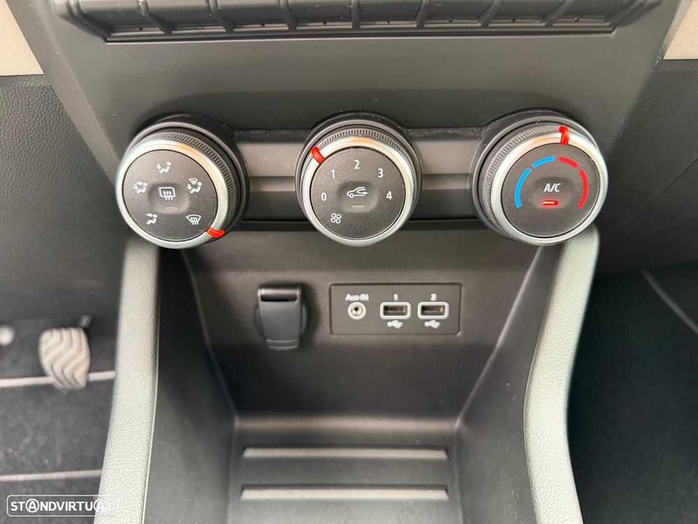 Renault Clio 1.0 TCe Evolution - 23