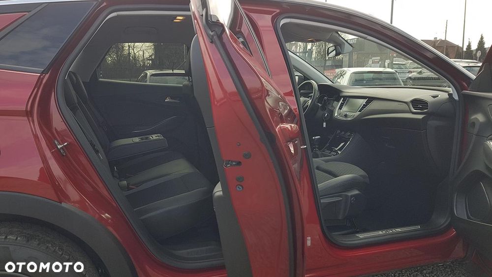 Opel Grandland X 1.2 Start/Stop Design Line - 26