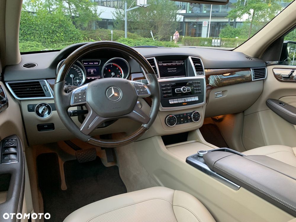 Mercedes-Benz ML 350 BlueTEC 4MATIC 7G-TRONIC - 25