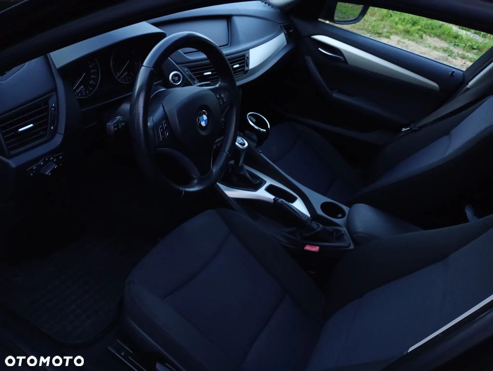 BMW X1 xDrive18d xLine - 11
