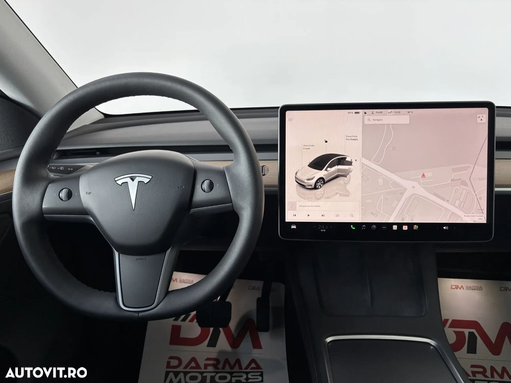 Tesla Model Y - 9