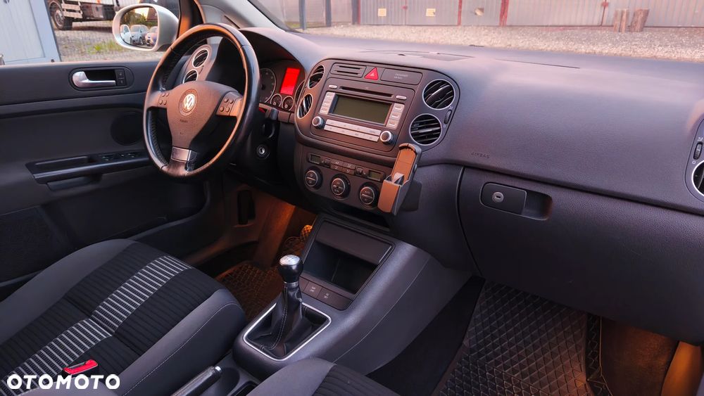 Volkswagen Golf - 26