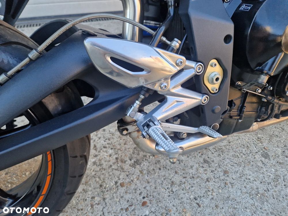 Triumph Street Triple - 21