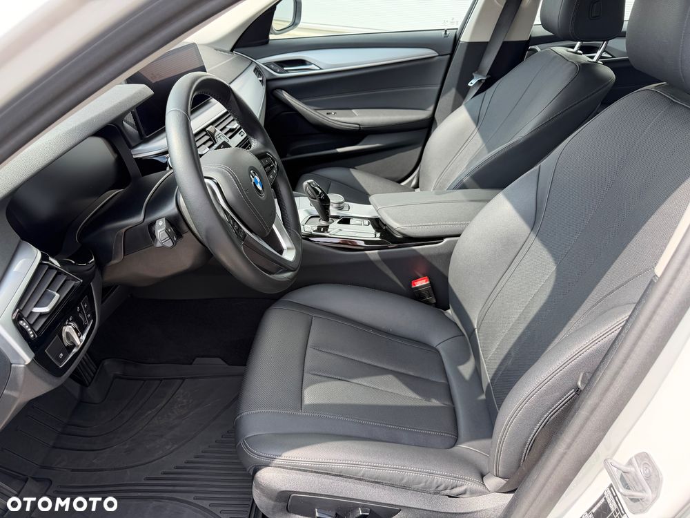 BMW Seria 5 518d mHEV Business Edition - 14