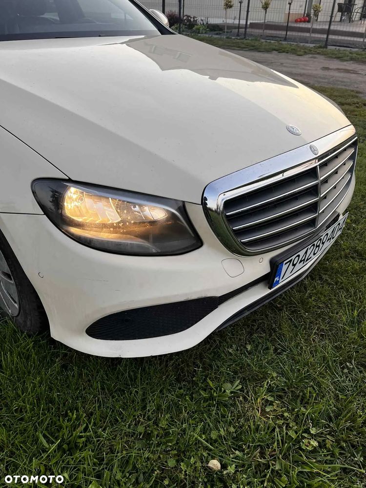 Mercedes-Benz Klasa E 200 d T 9G-TRONIC Exclusive - 4
