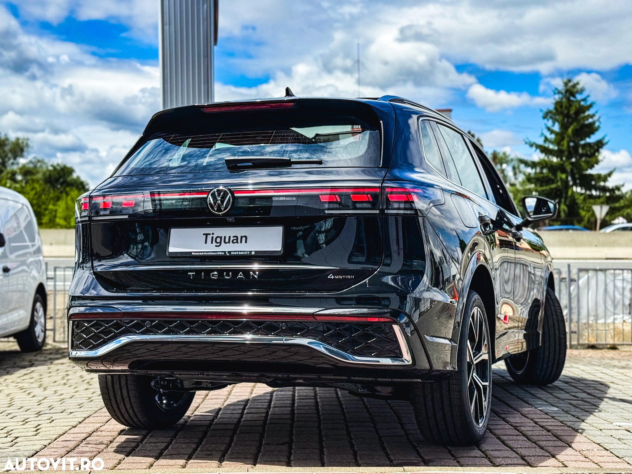 Volkswagen Tiguan 2.0 TDI DSG 4Motion R-Line - 33