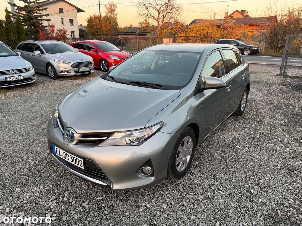Toyota Auris 1.8 HSD Luna - 2