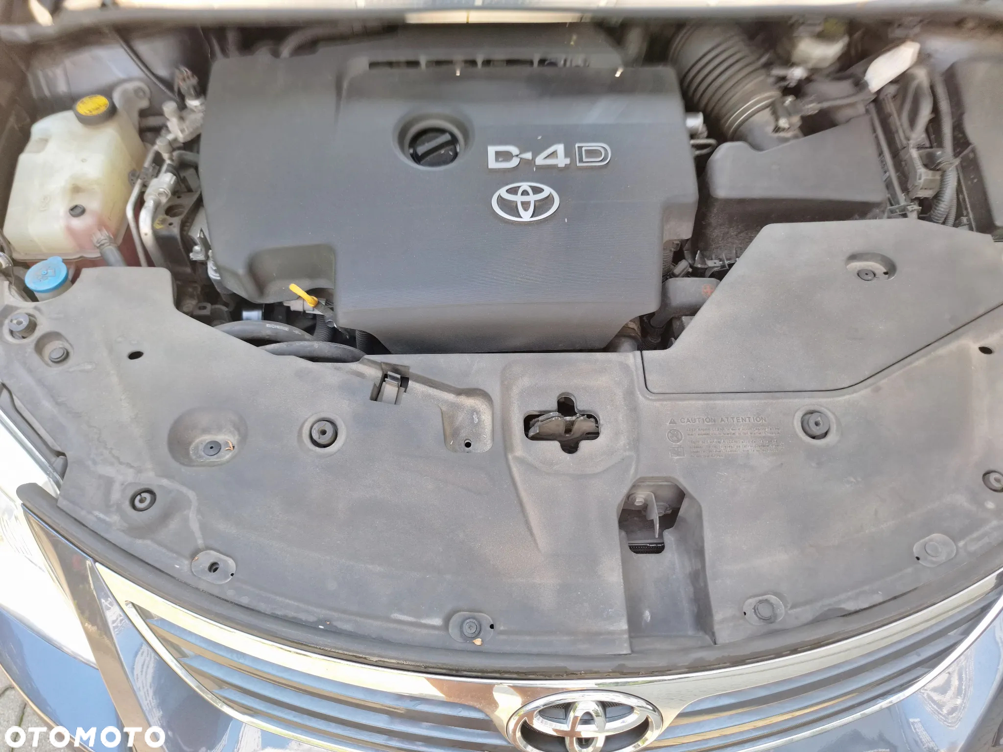 Toyota Avensis 2.0 D-4D - 14