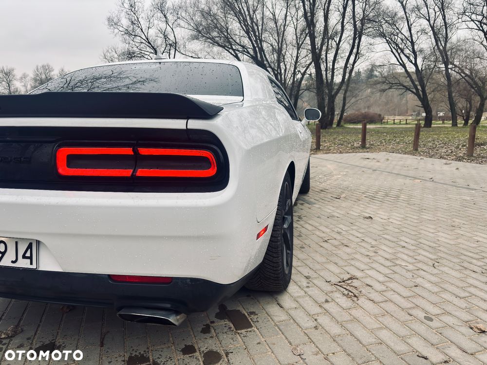 Dodge Challenger 5.7 R/T - 16